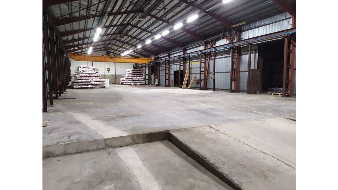 A louer local industriel 2319m² à Montélimar