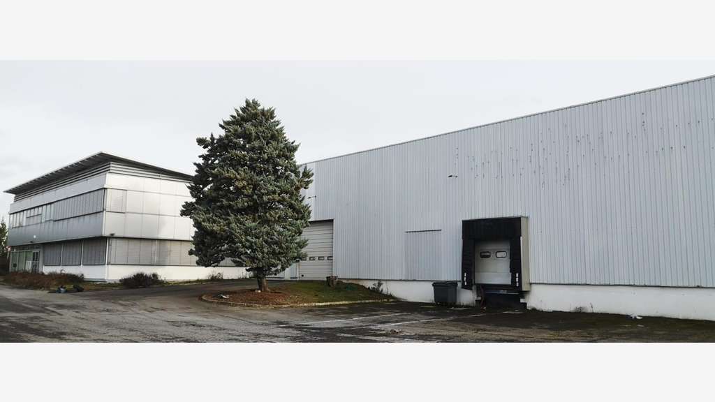 A louer local industriel 3000m² Zone de Pompelle