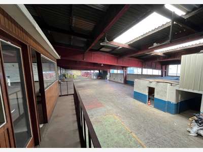 À louer local industriel 1520m² à Sandouville 
