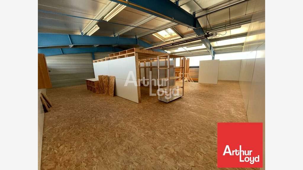 Local d'activité 540m² à louer aux Sables-d'Olonne