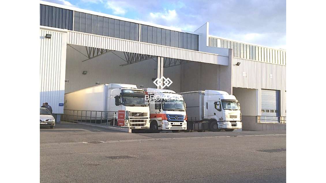 A louer local logistique 2508m² à Nîmes Km Delta