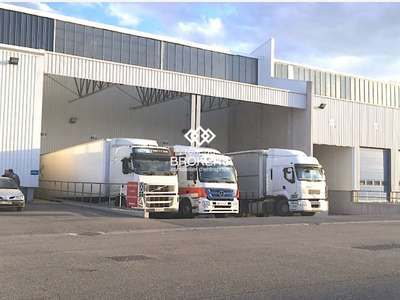 A louer local logistique 2508m² à Nîmes Km Delta