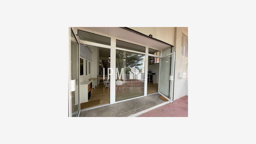 Local 131m² à louer POINTE ROUGE Marseille 13008