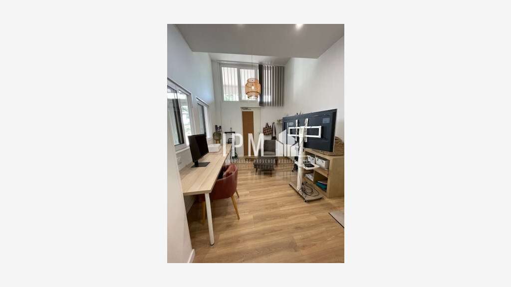 Local 131m² à louer POINTE ROUGE Marseille 13008