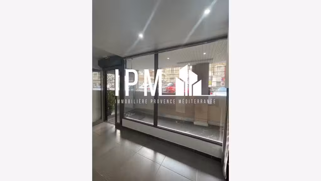 Local 70m² à louer 13006 Marseille Lodi