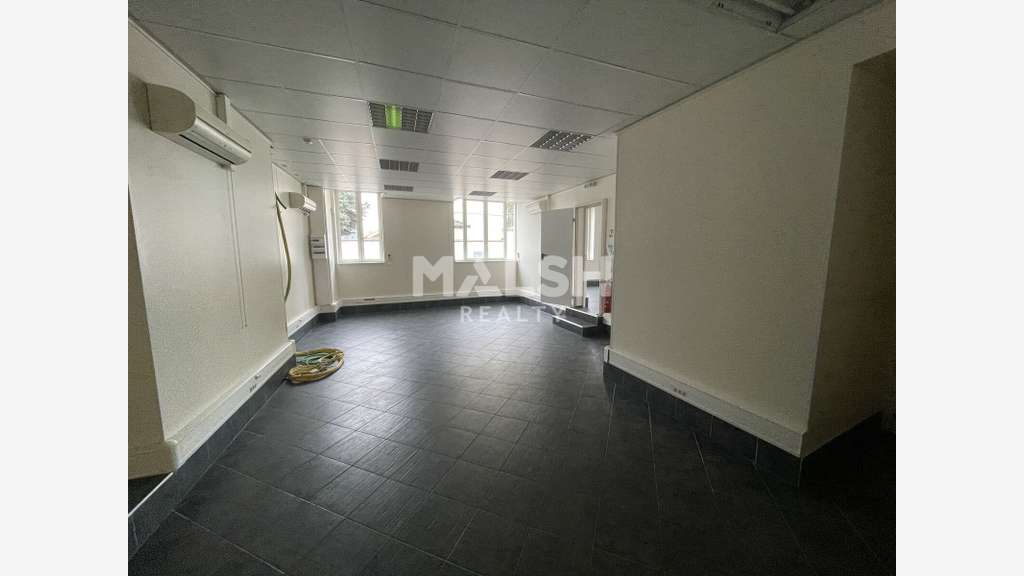 A louer local 218m² à Lyon 7e Jean-Jaurès