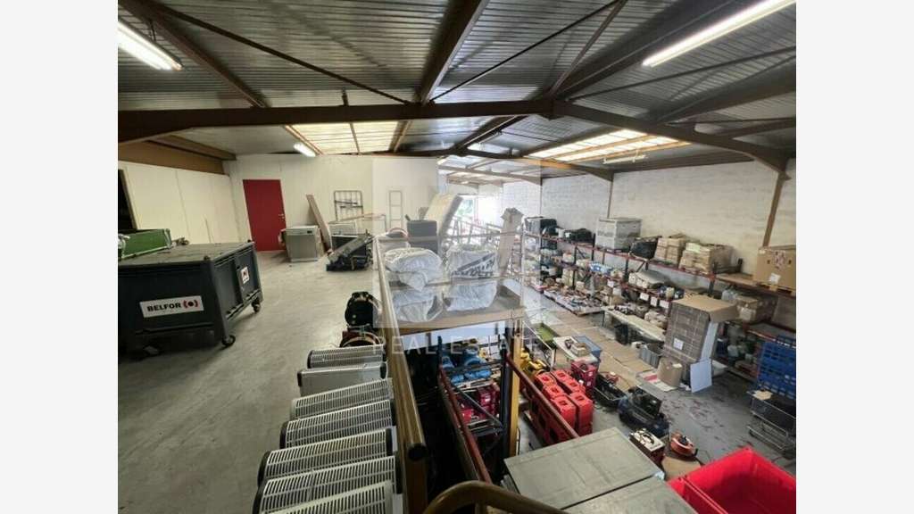 A louer local mixte 715m² à Vénissieux