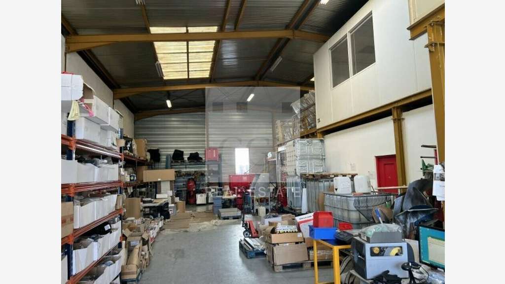 A louer local mixte 715m² à Vénissieux