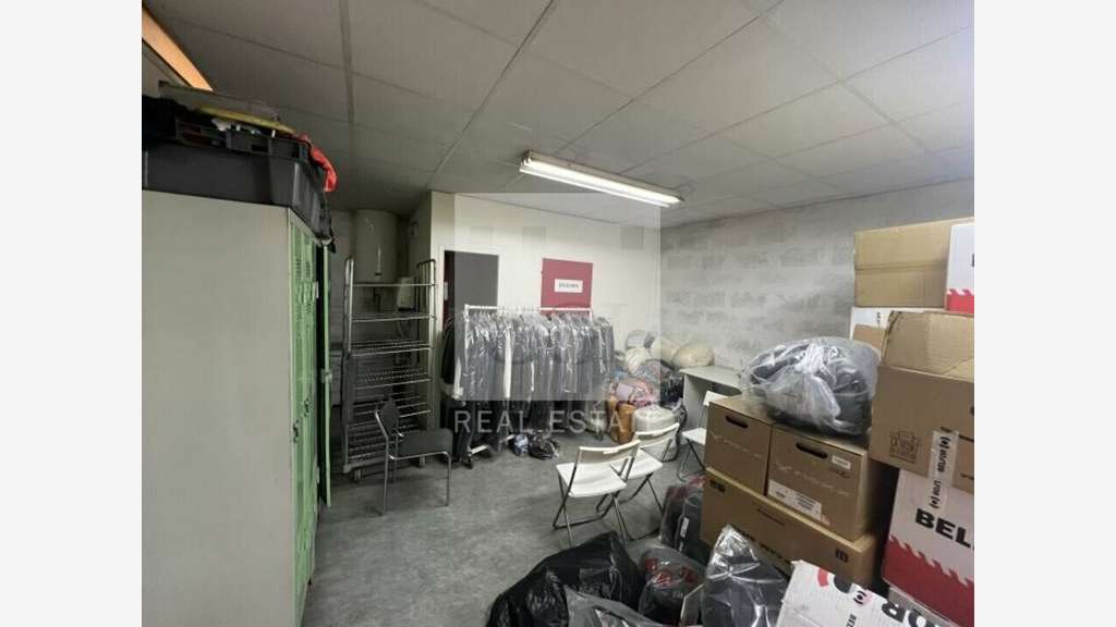 A louer local mixte 715m² à Vénissieux