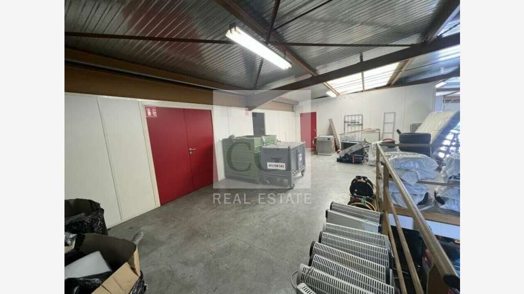 A louer local mixte 715m² à Vénissieux