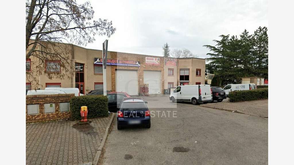 A louer local mixte 715m² à Vénissieux