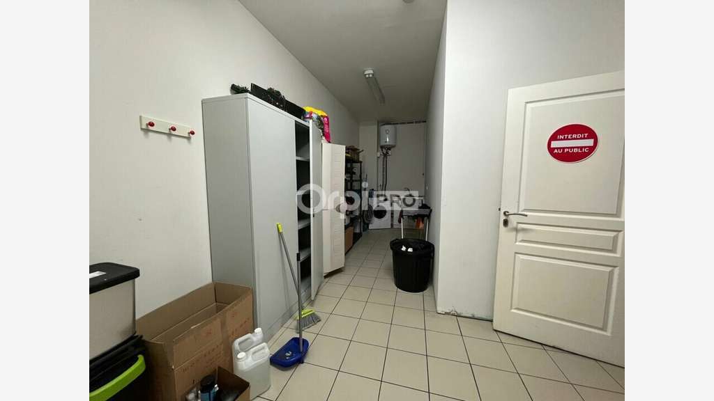A louer local mixte 113m² au Lamentin Place Armes