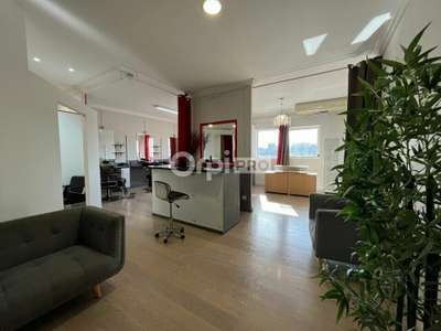 A louer local mixte 113m² au Lamentin Place Armes