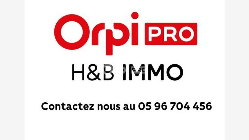 A louer local mixte 113m² au Lamentin Place Armes