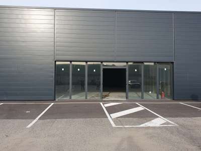 ZA MEYROL 1140M² A LOUER