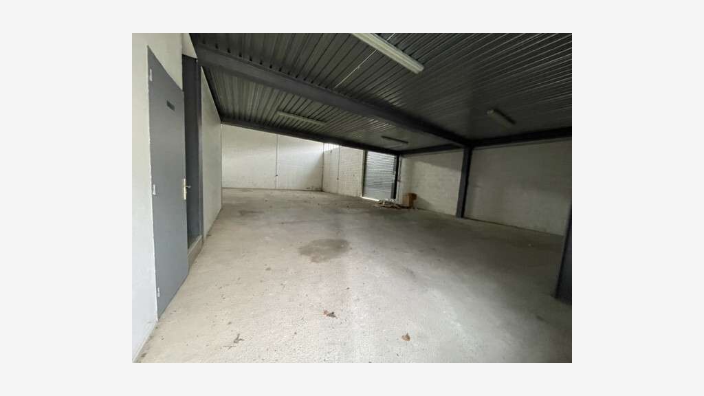 Local 280m² à louer à Peyrolles 13860 