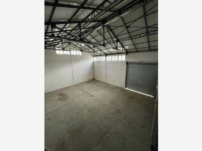 Local 280m² à louer à Peyrolles 13860 