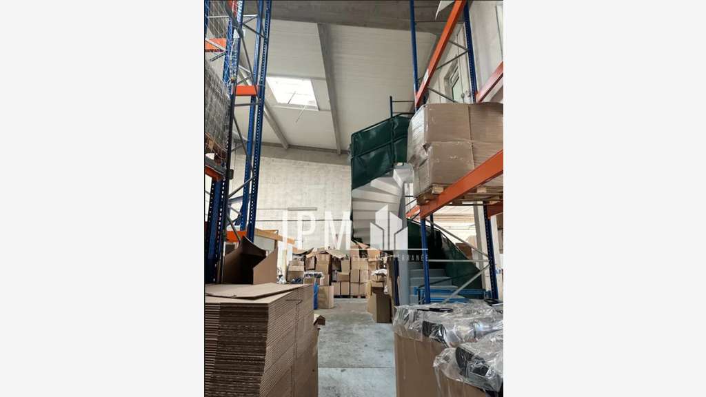 A louer local commercial 420m² Les Pennes-Mirabeau