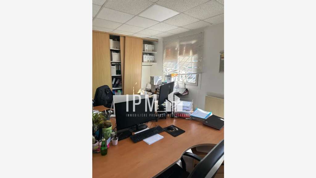 A louer local commercial 420m² Les Pennes-Mirabeau