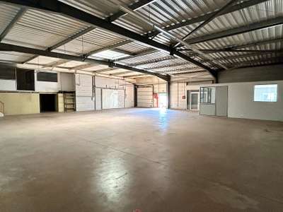 Location Locaux d'activités - Entrepôts à Montélimar
