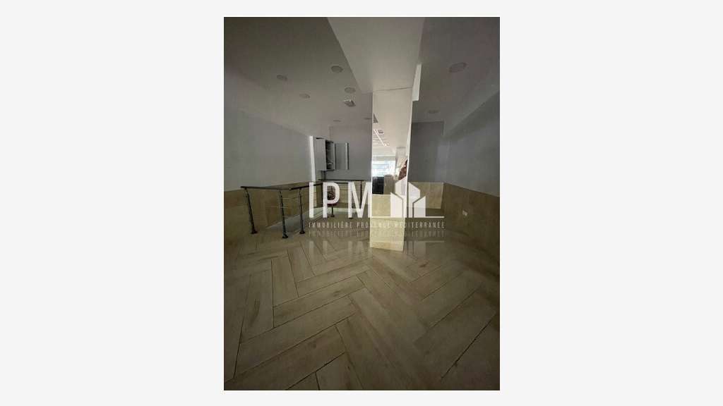A louer local/bureau 100m² Marseille 13008