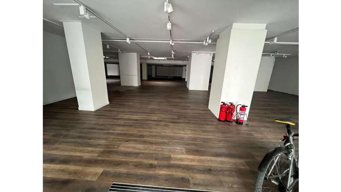 A louer local 1055m² à Marseille 8e Vélodrome