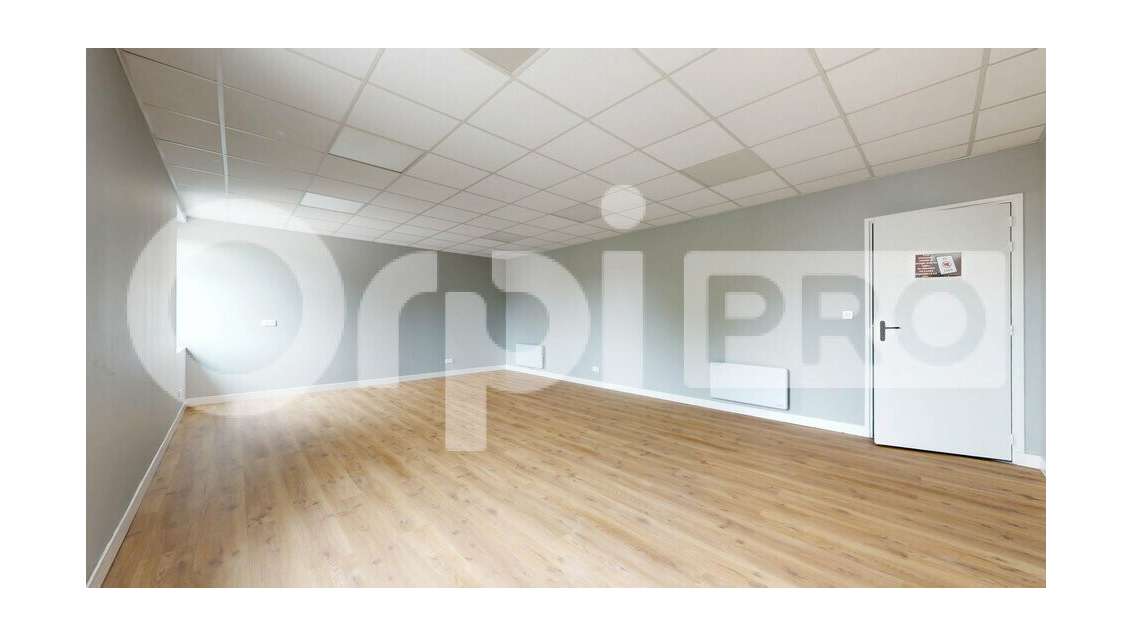 A louer local d'activité rénové 250m² à Soissons