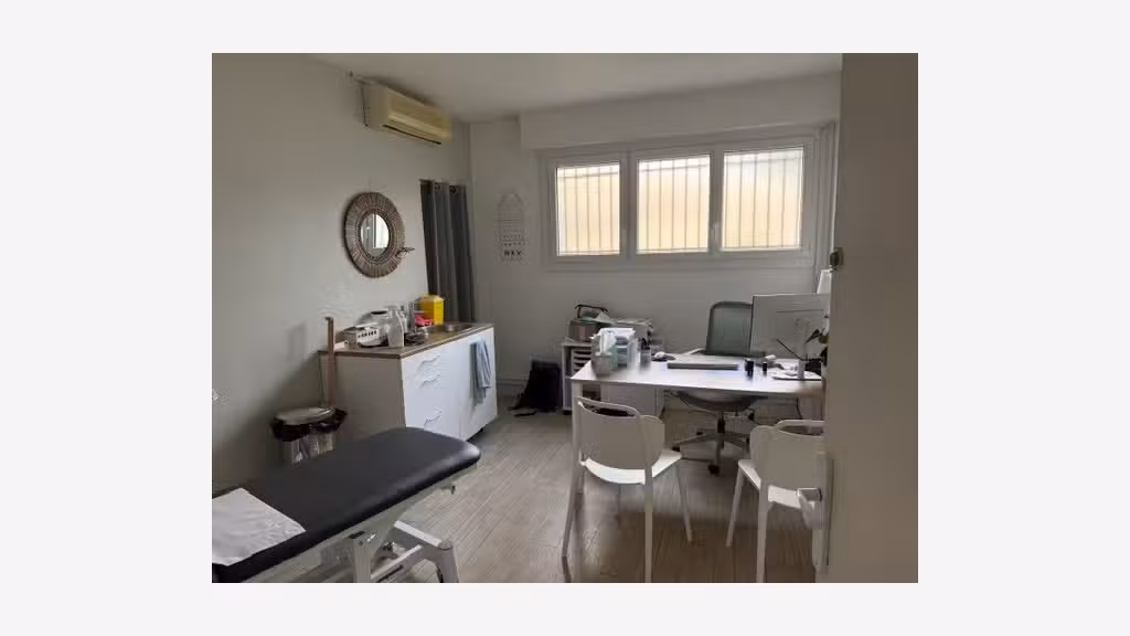 Local professionnel 100m² à louer à Angers