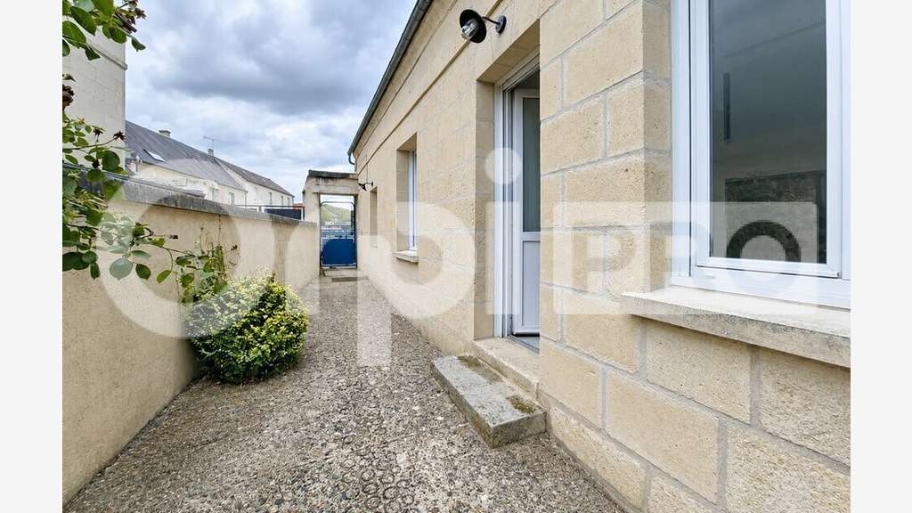 Local professionnel 21m² à louer à Soissons 