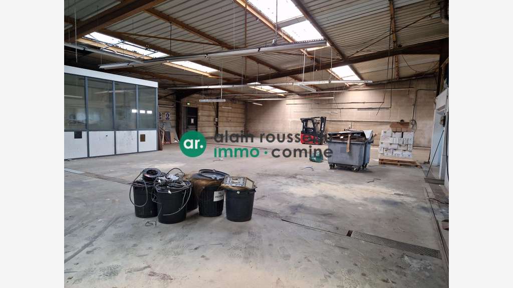 A louer local professionnel 563m² à Cholet