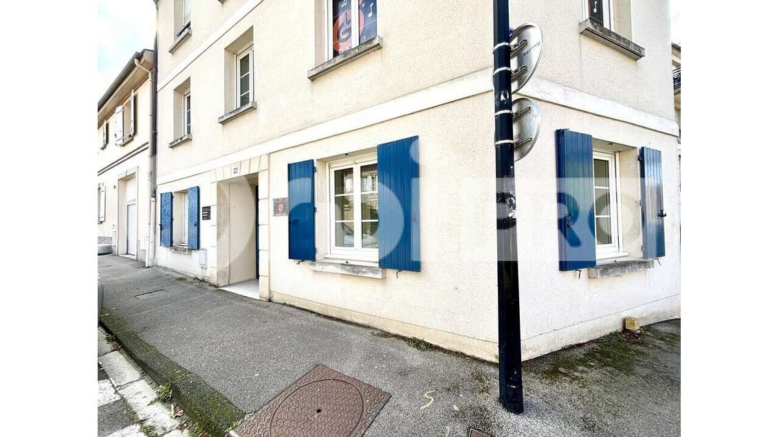 A louer bureau 17m² à Compiègne rue des Veneurs