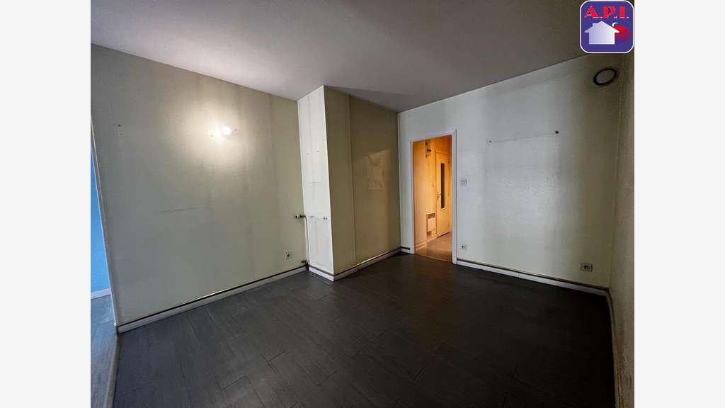 Loue local pro 39m² à Tarascon-Sur-Ariège centre