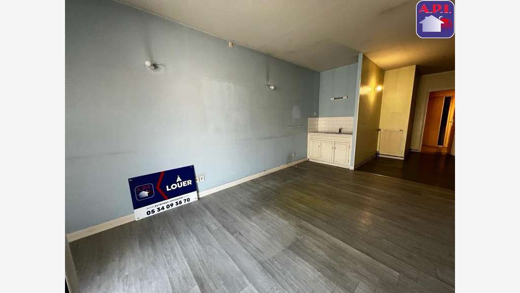 Loue local pro 39m² à Tarascon-Sur-Ariège centre