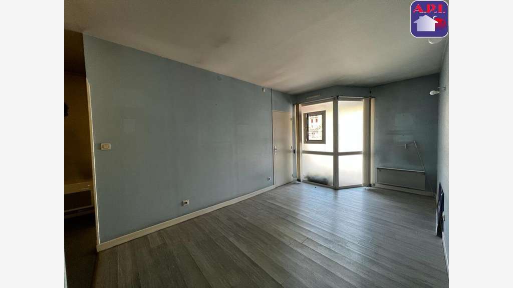 Loue local pro 39m² à Tarascon-Sur-Ariège centre