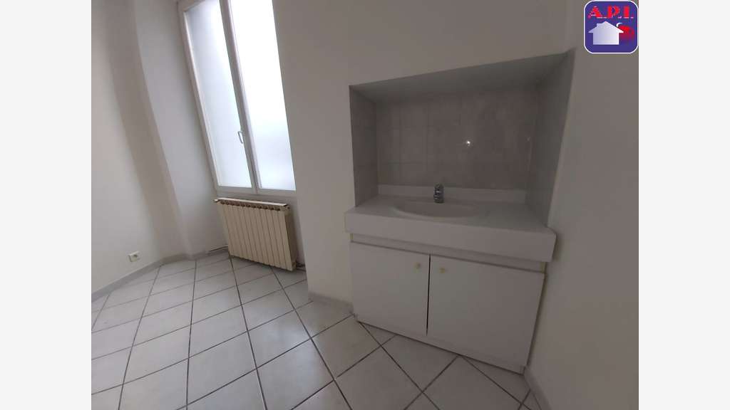 A louer local 112m² rénové à Lavelanet centre