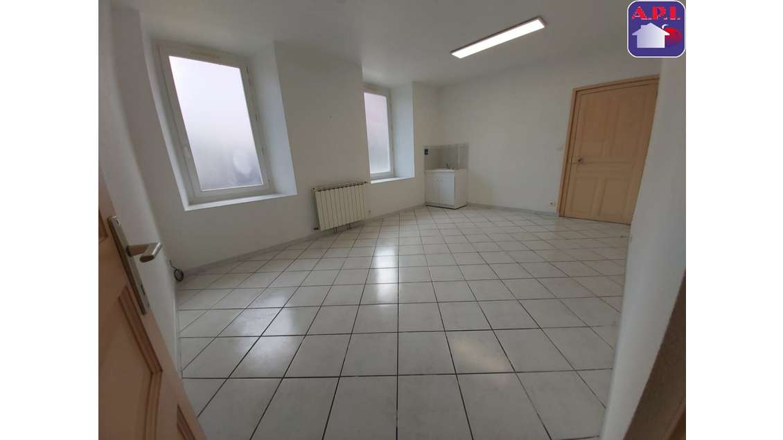 A louer local 112m² rénové à Lavelanet centre 