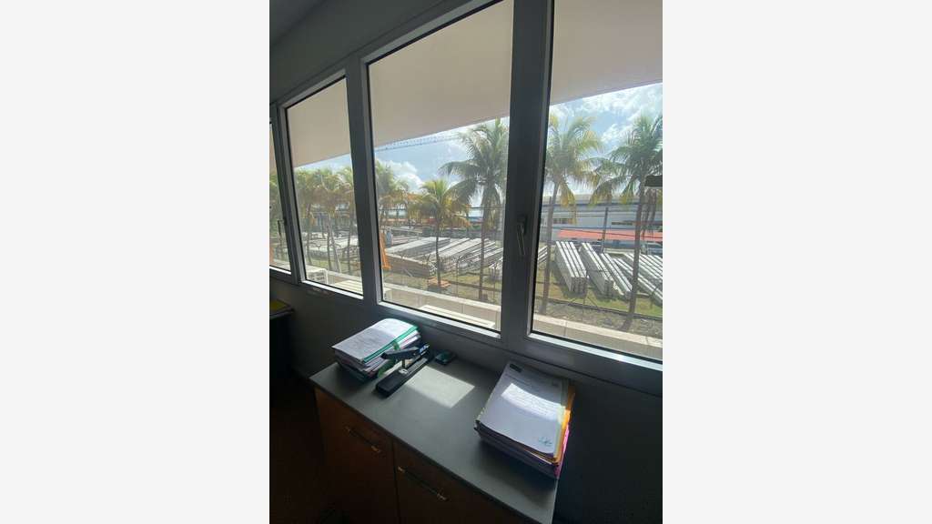 A louer bureaux 84m² au Lamentin ZI La Lézarde