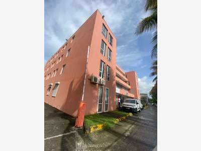 A louer bureaux 84m² au Lamentin ZI La Lézarde