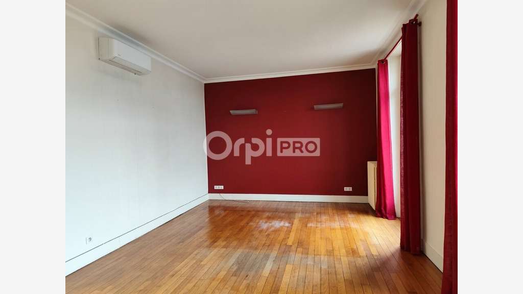 Local professionnel 40m² R+1 à louer à Limoges