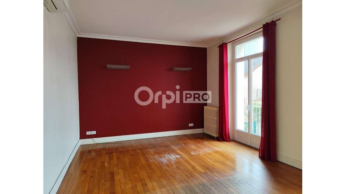 Local professionnel 40m² R+1 à louer à Limoges