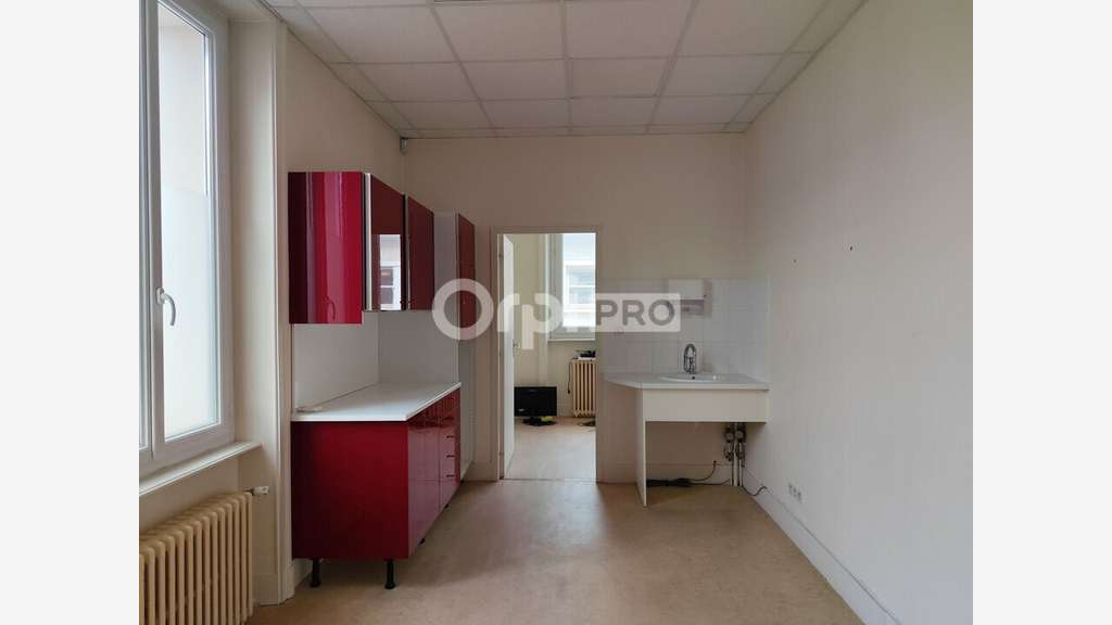 Local professionnel 40m² R+1 à louer à Limoges