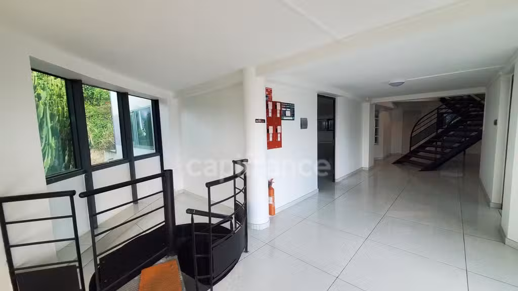A louer local professionnel 50m² Fort de France 