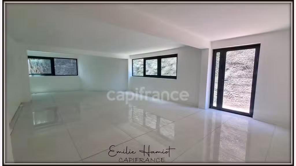 A louer local professionnel 50m² Fort de France 