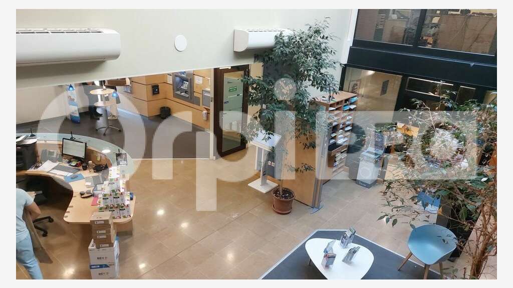 Local professionnel 284m² à louer à Manosque