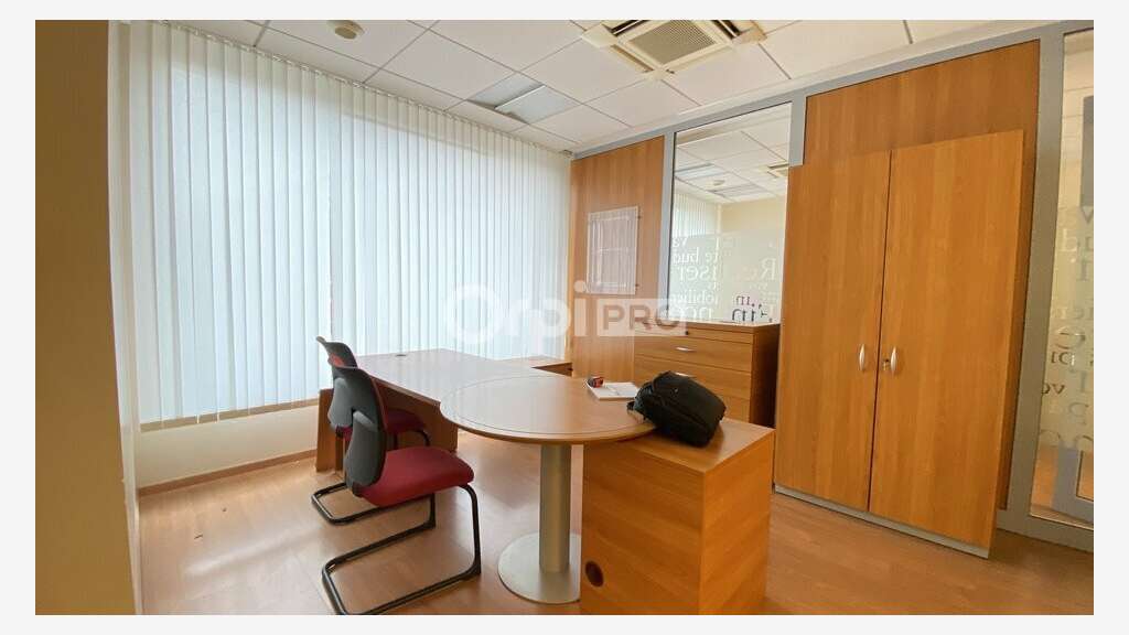 Bureau 125m² à louer à Muntzenheim