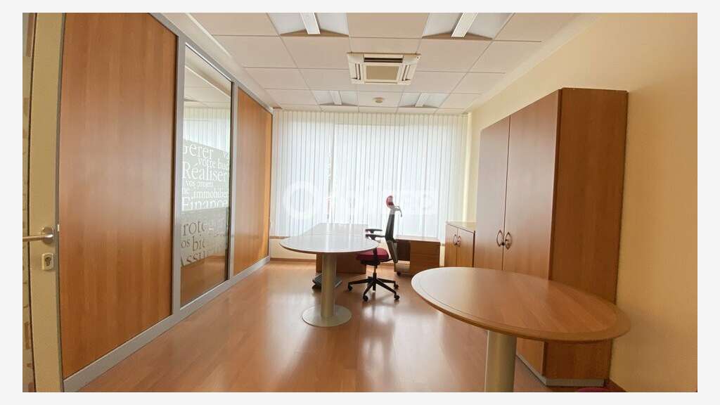 Bureau 125m² à louer à Muntzenheim