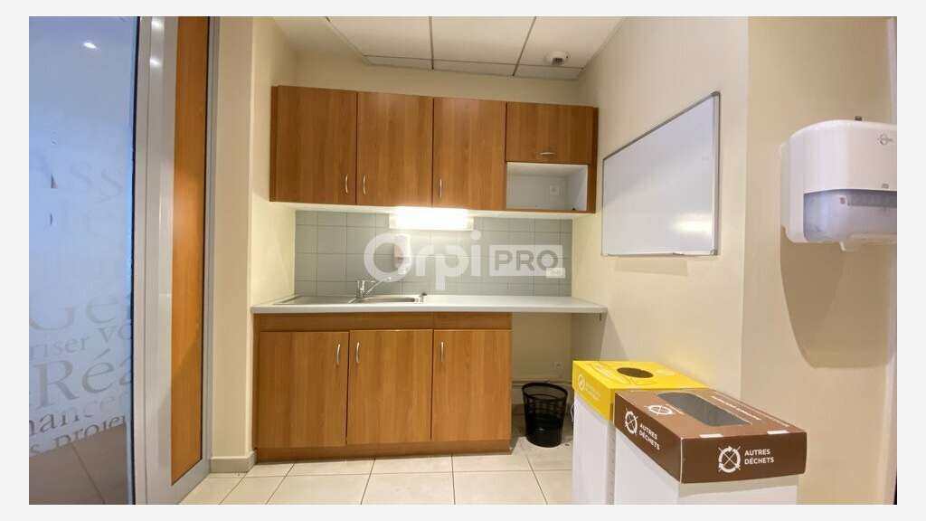 Bureau 125m² à louer à Muntzenheim