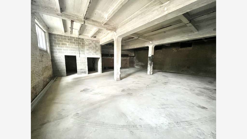 Local prof / stockage 240m² à louer à Fécamp