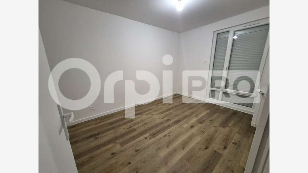 Local professionnel 91m² à louer à Reims
