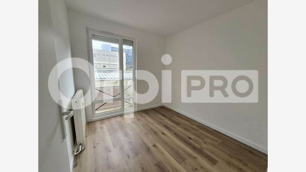 Local professionnel 91m² à louer à Reims